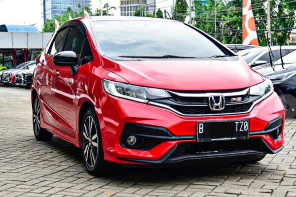 10 Rental Mobil Cisarua Bogor, Harga Sewa Murah 250K